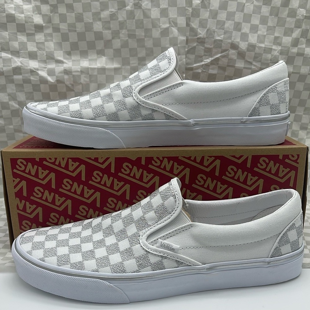 Vans WMNS Checkered Classic Slip-On Sneakers
Metallic True White
VN000CT5W00 - Picture 4 of 16